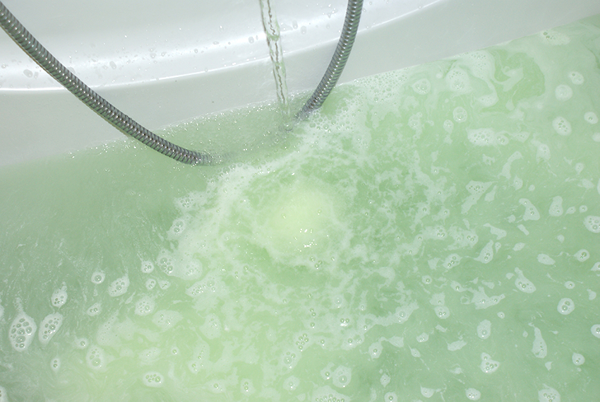 Review: Lush Jasmine Flower Bath Bomb - Oh My Lush.com